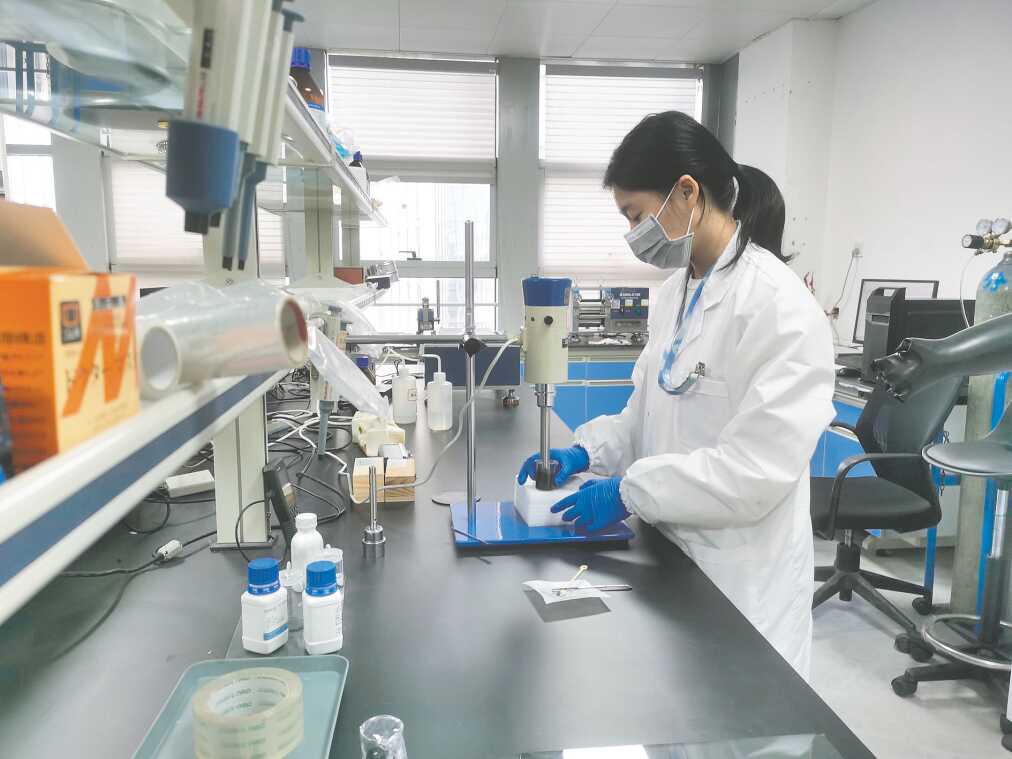 科技赋能民营企业向“新”而行 新材料技术研发的突破与挑战